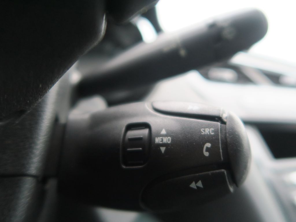 Peugeot 5008 MPV 2,0 l 120 kw