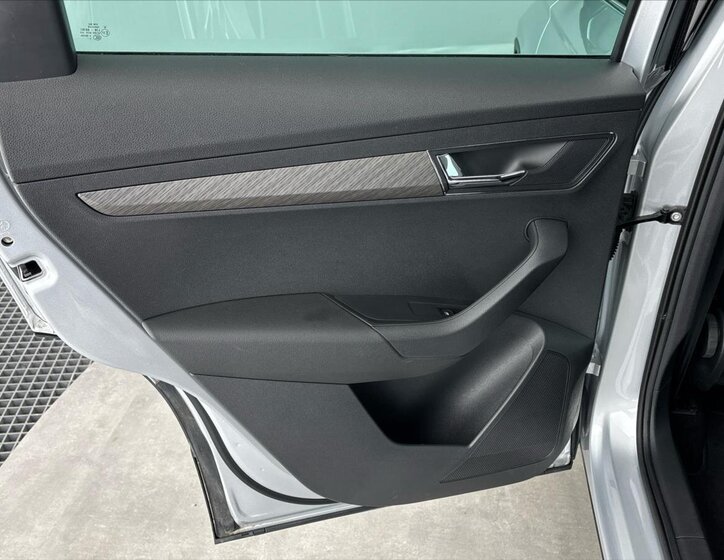 Škoda Karoq SUV / Terénní 1,5 l 110 kw