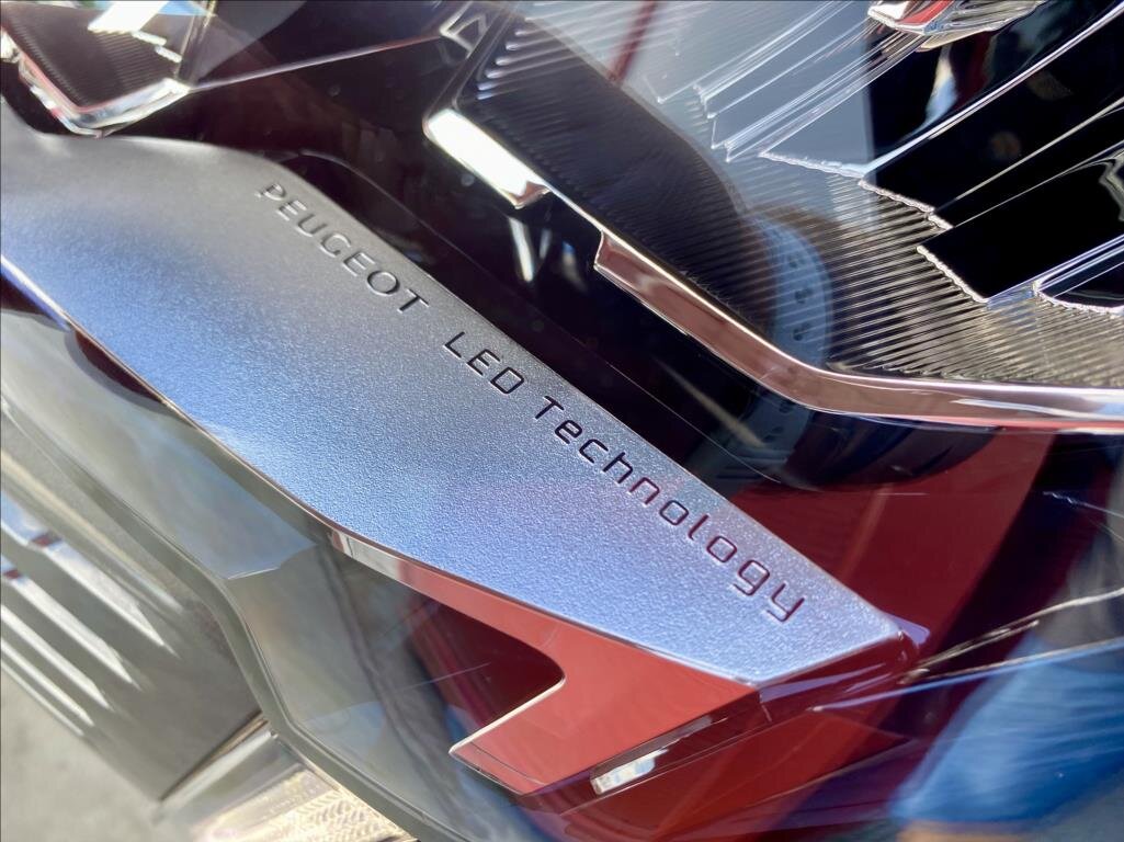 Peugeot 3008 SUV 1,2 l 96 kw