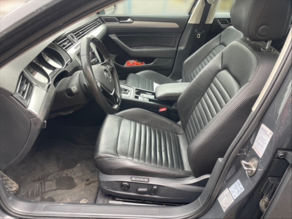 Volkswagen Passat Sedan / Limuzína 2,0 l 110 kw
