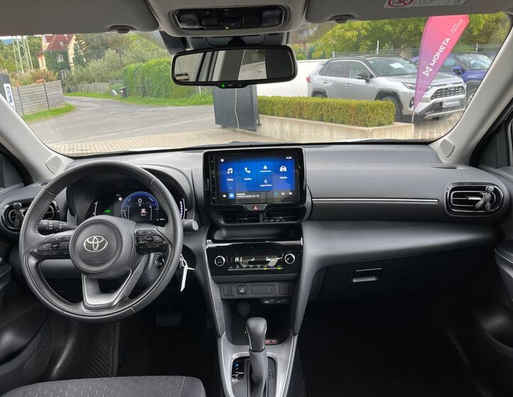 Toyota Yaris Cross 19