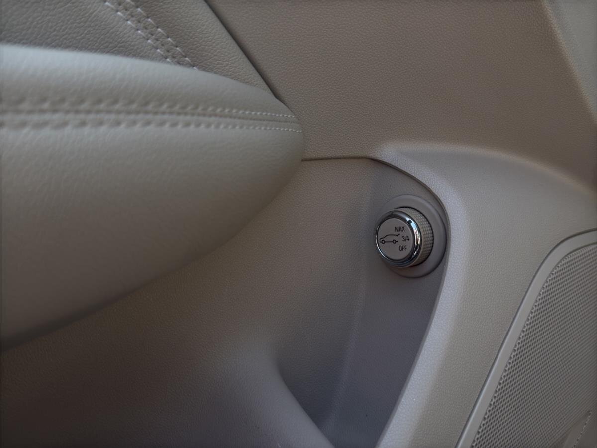 Opel Insignia Kombi 2,0 l 154 kw