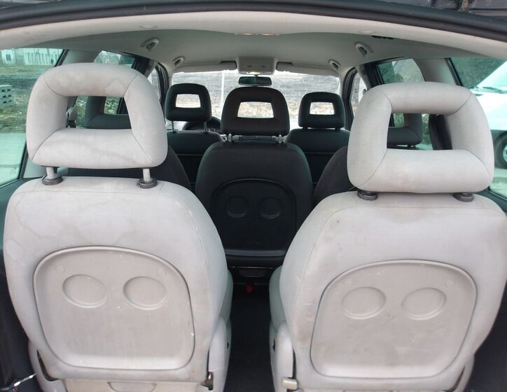 Volkswagen Sharan Kombi 2,0 l 103 kw