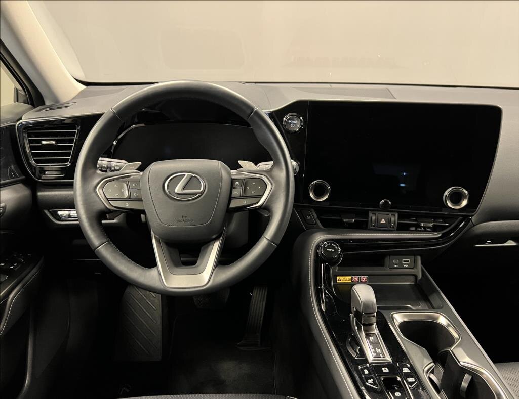 Lexus NX 450h plus SUV / Terénní 2,5 l 227 kw