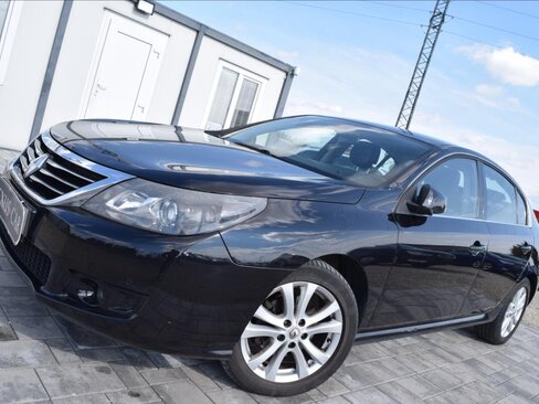 Renault Latitude Sedan / Limuzína 2,0 l 110 kw