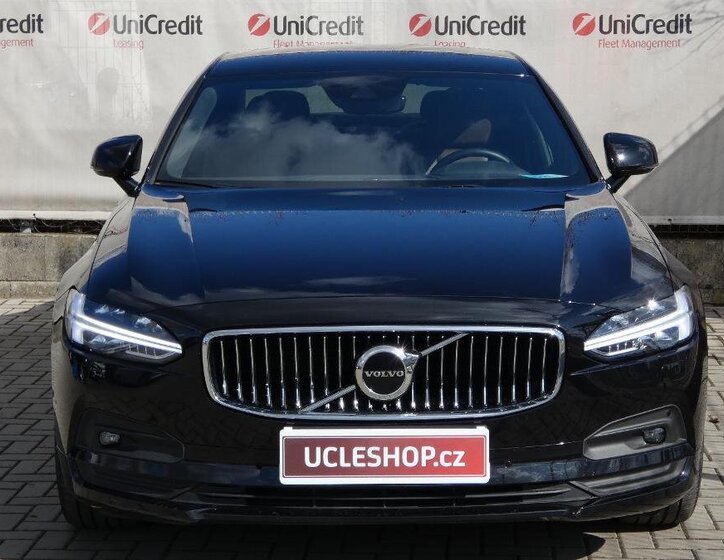 Volvo S90 Sedan / Limuzína 2,0 l 173 kw