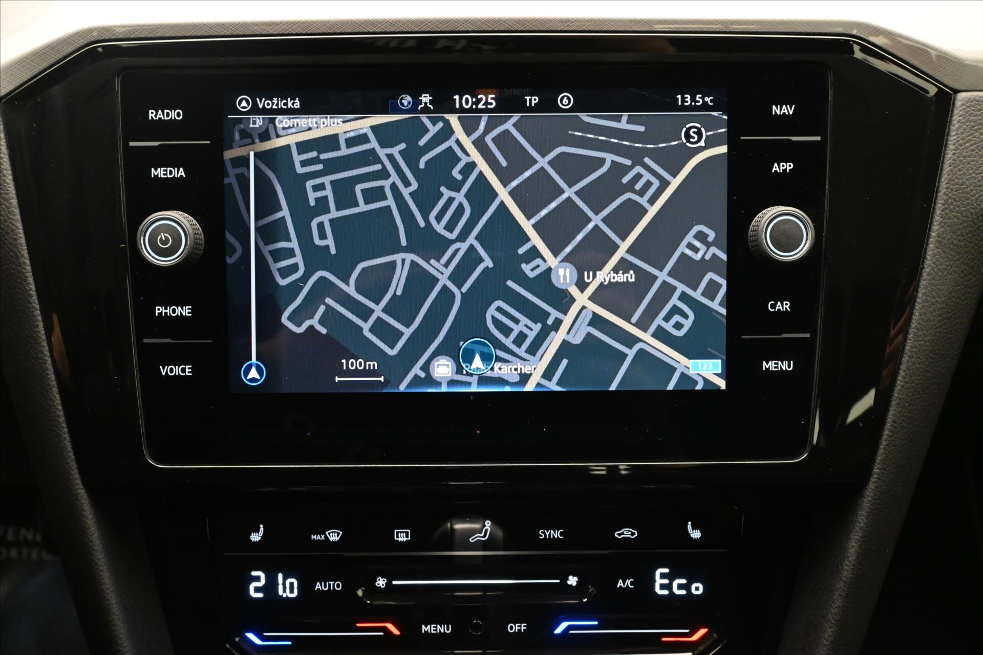 Volkswagen Passat Sedan / Limuzína 1,4 l 115 kw