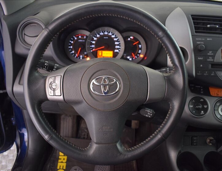 Toyota RAV4 SUV / Terénní 2,2 l 130 kw