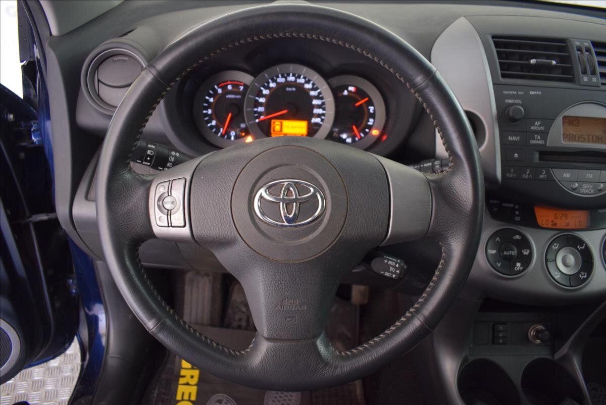 Toyota RAV4 SUV / Terénní 2,2 l 130 kw
