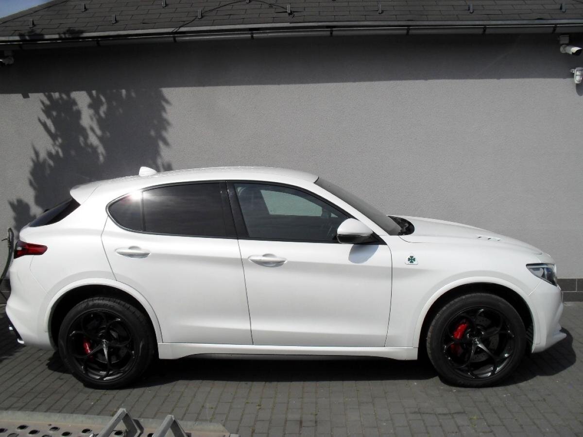 Alfa Romeo Stelvio SUV / Terénní 2,9 l 375 kw