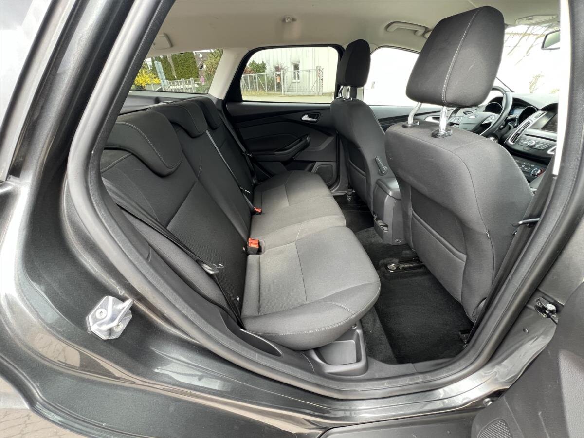 Ford Focus Kombi 999,0 92 kw