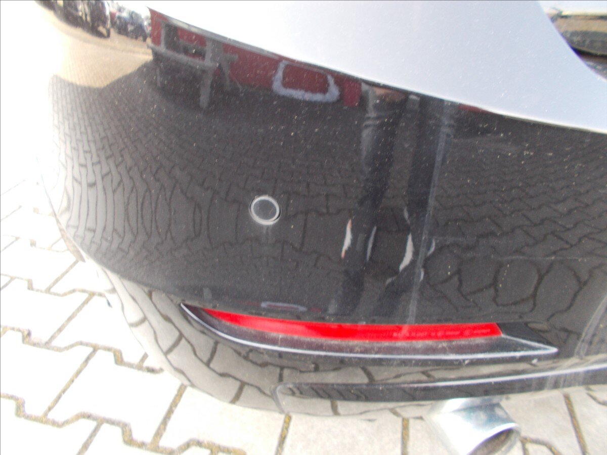 BMW Řada 3 Sedan / Limuzína 2,0 l 135 kw