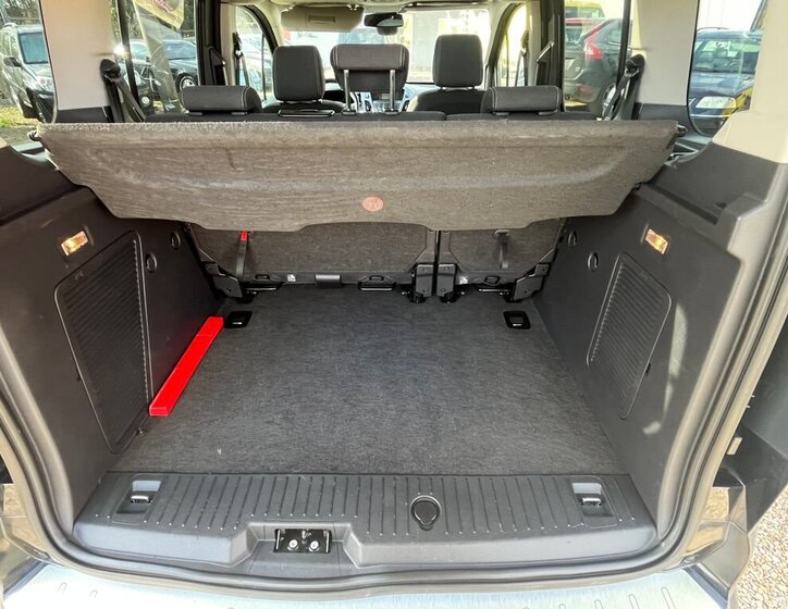 Ford Tourneo Connect 6