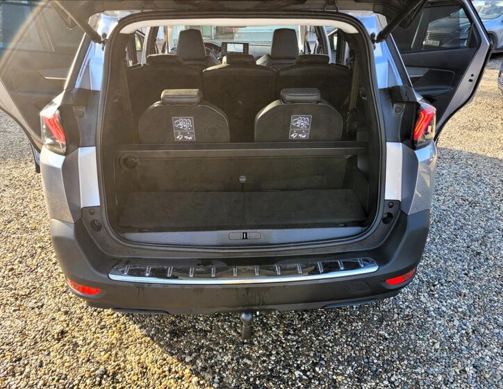 Peugeot 5008 SUV 1,5 l 96 kw
