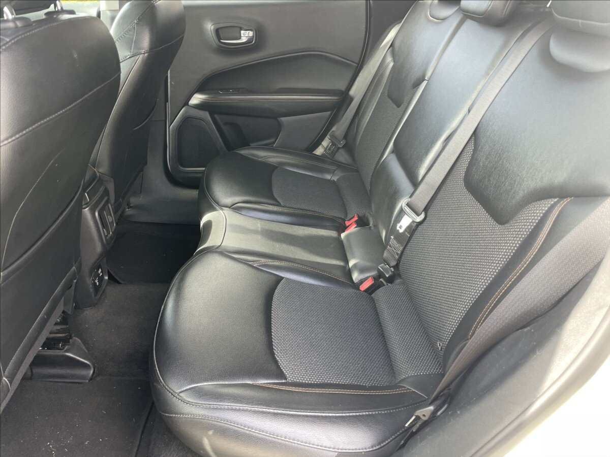 Jeep Compass SUV / Terénní 2,0 l 103 kw