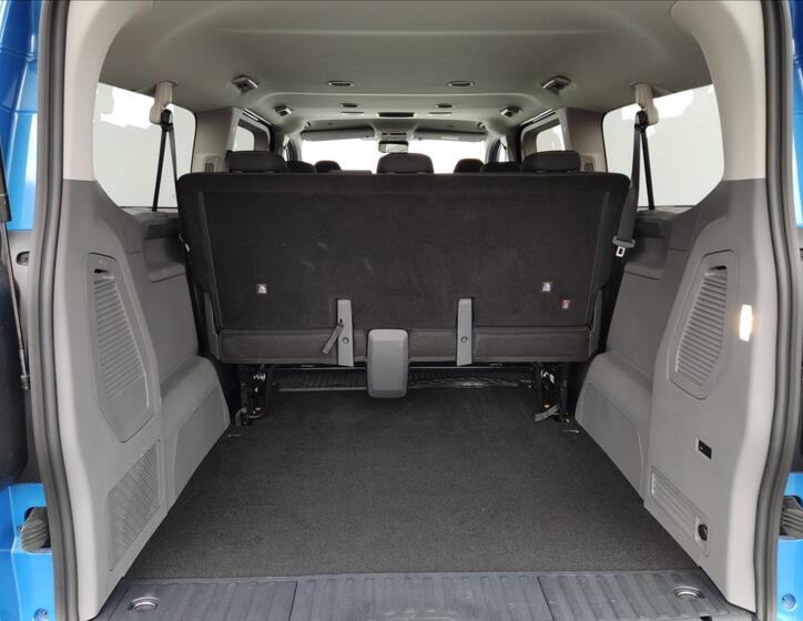 Volkswagen Caravelle 26