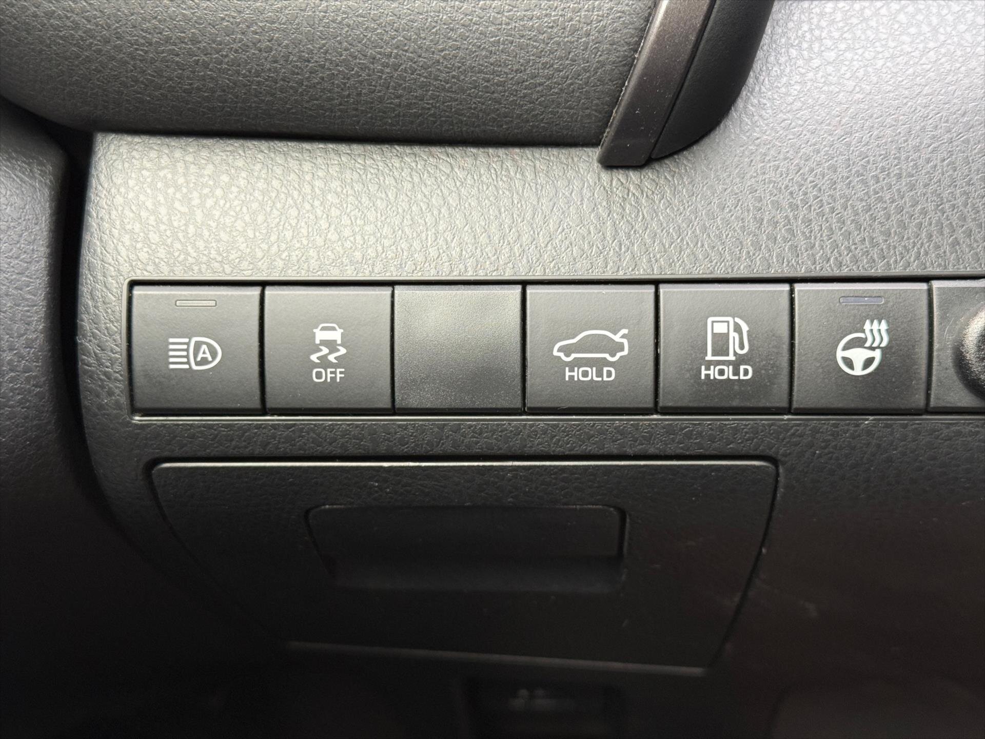 Toyota Camry Sedan 2,5 l 131 kw