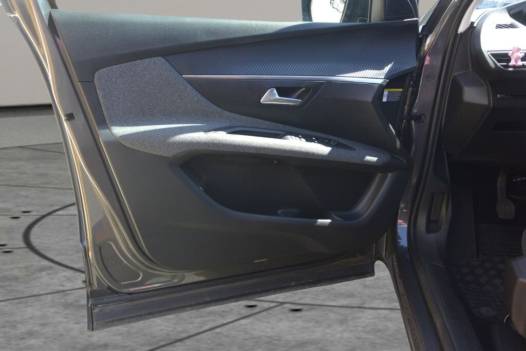 Peugeot 3008 SUV / Terénní 1,2 l 96 kw