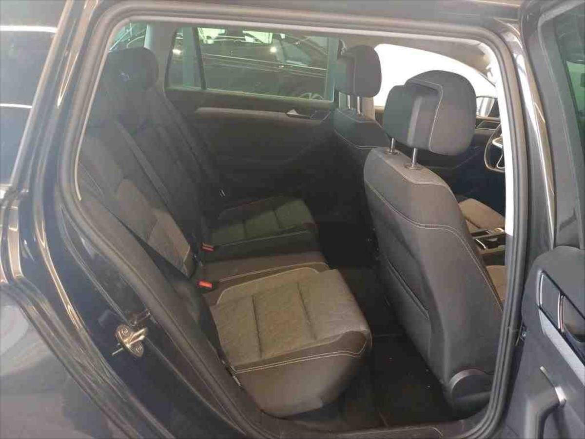 Volkswagen Passat Kombi 2,0 l 110 kw