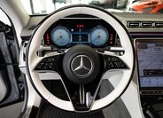 Mercedes-Benz Ostatní Sedan / Limuzína 6,0 l 450 kw