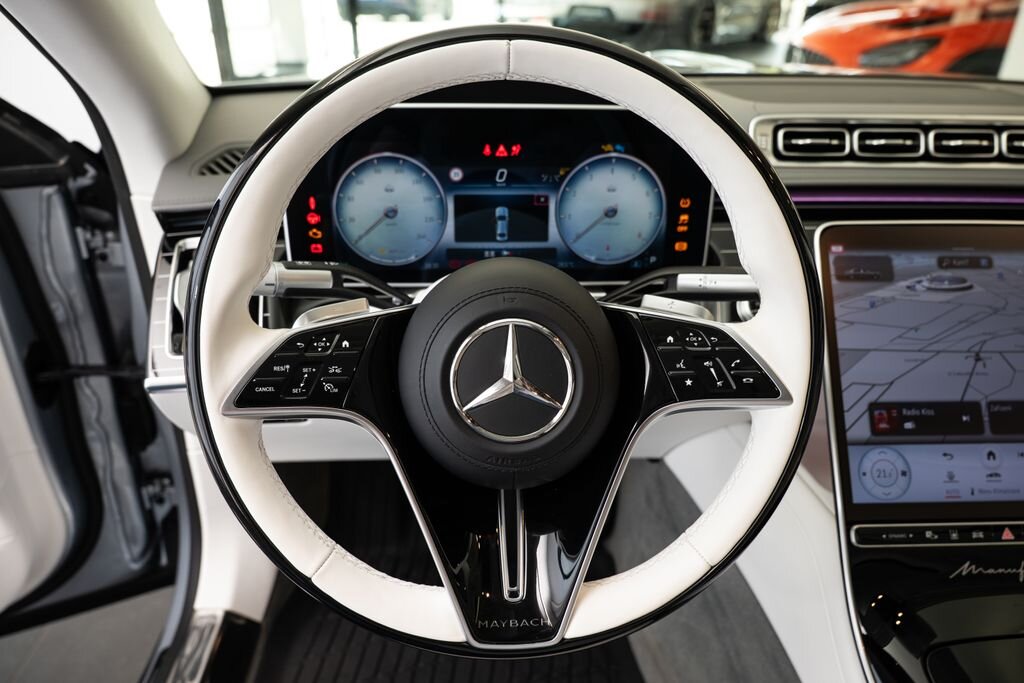 Mercedes-Benz Ostatní Sedan / Limuzína 6,0 l 450 kw