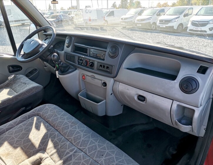 Renault Master 9