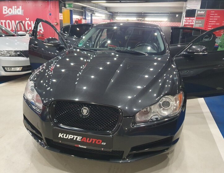 Jaguar XF Sedan / Limuzína 3,0 l 202 kw