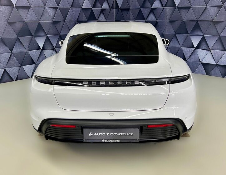 Porsche Taycan Sedan / Limuzína 0,0 320 kw