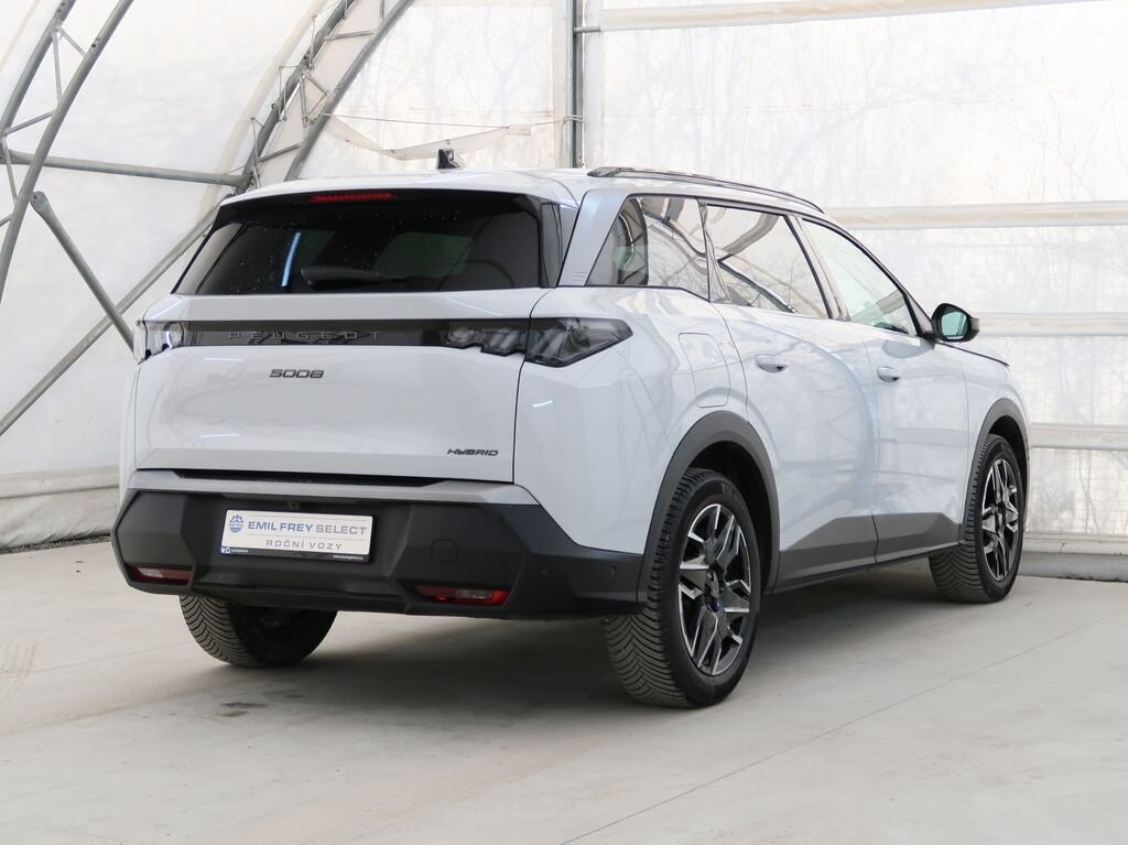 Peugeot 5008 SUV 1,2 l 100 kw
