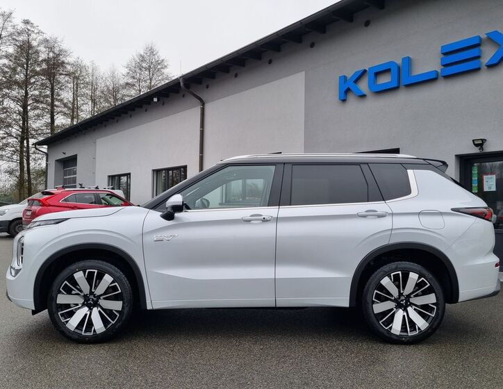 Mitsubishi Outlander 2