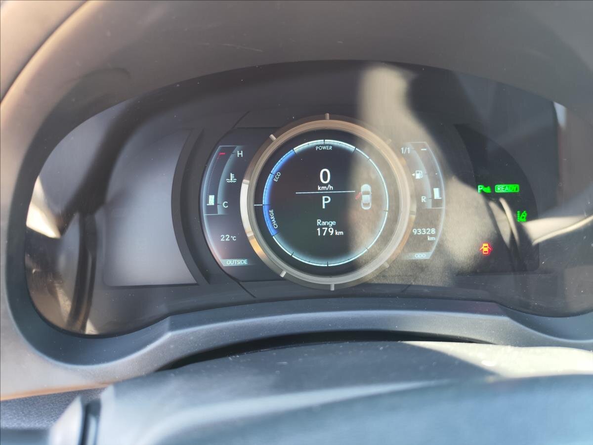 Lexus RC 300h Kupé 2,5 l 133 kw