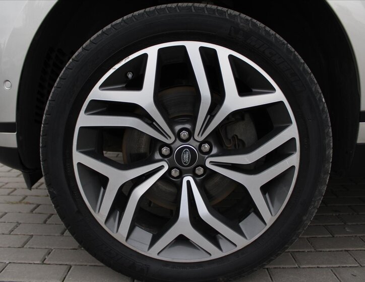 Land Rover Range Rover Velar SUV / Terénní 3,0 l 221 kw