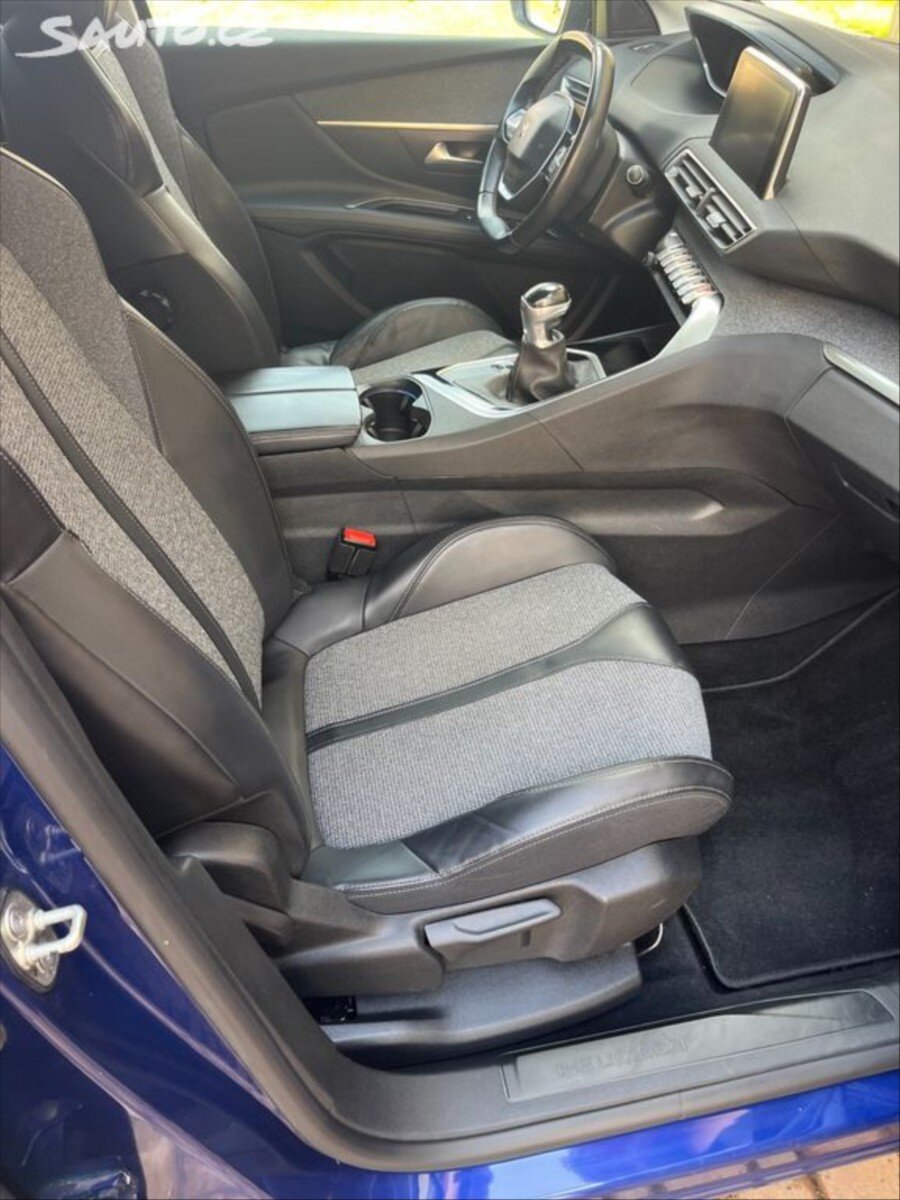 Peugeot 3008 SUV 1,2 l 96 kw