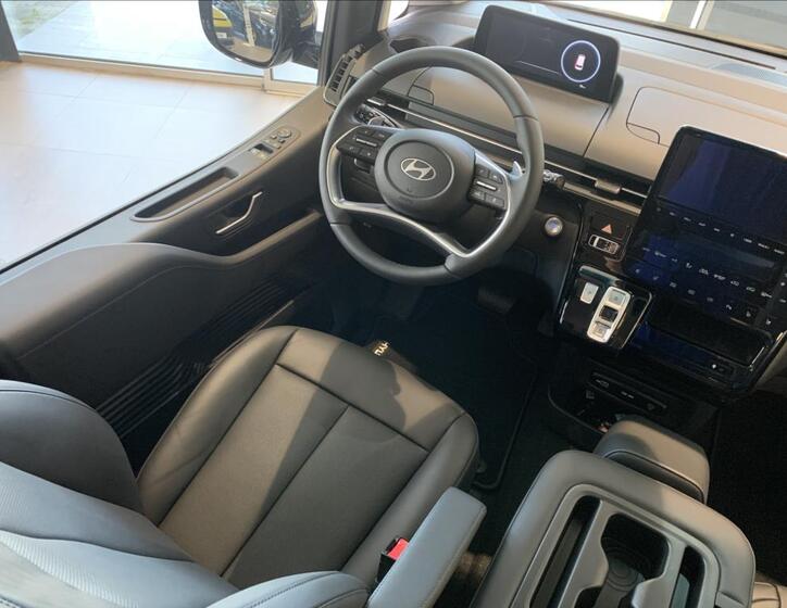 Hyundai Staria 23