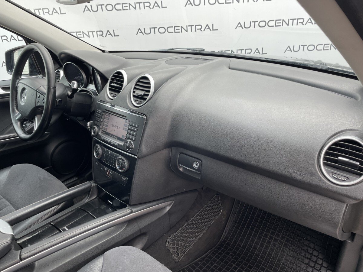 Mercedes-Benz Třídy M SUV / Terénní 3,5 l 200 kw