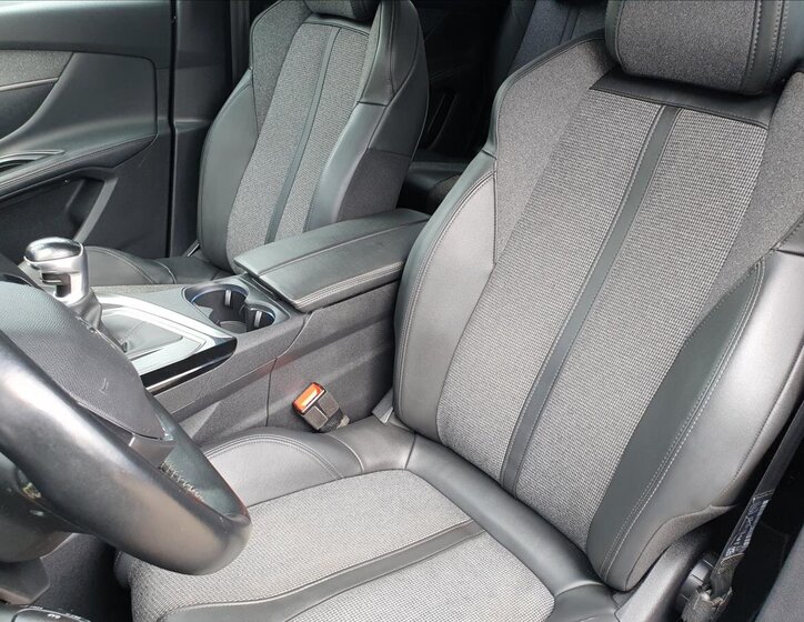 Peugeot 5008 SUV / Terénní 1,5 l 96 kw