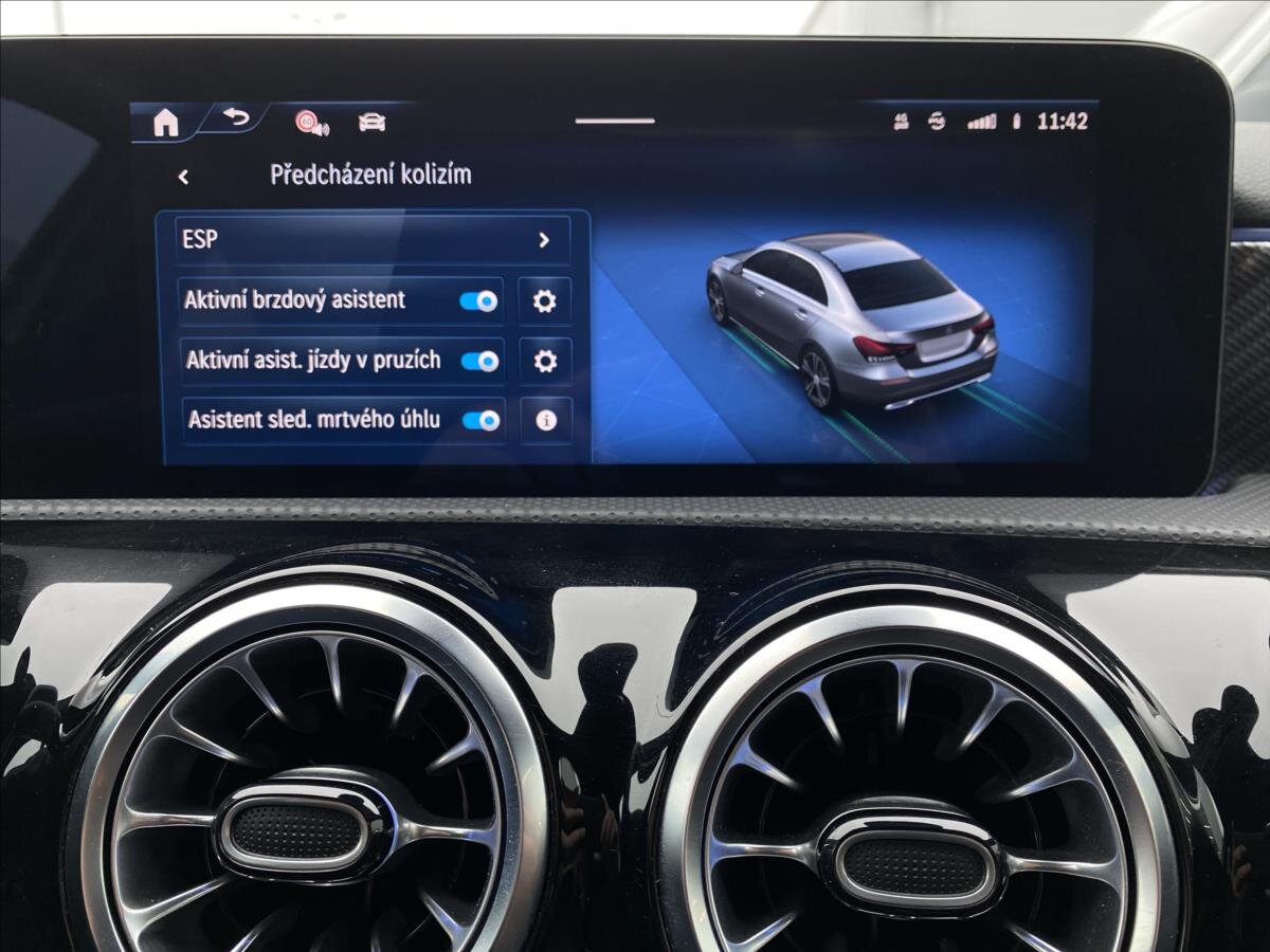 Mercedes-Benz Třídy A Sedan / Limuzína 1,3 l 100 kw