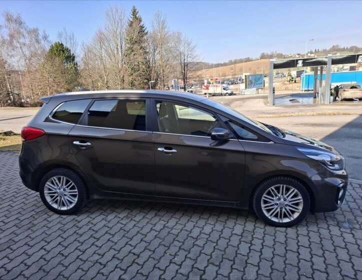 KIA Carens Kombi 1,7 l 104 kw