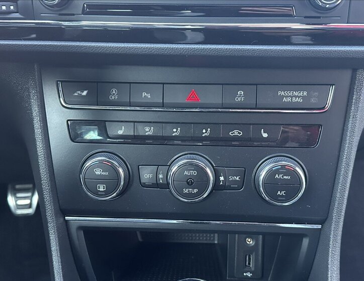 Seat Leon Hatchback 2,0 l 213 kw