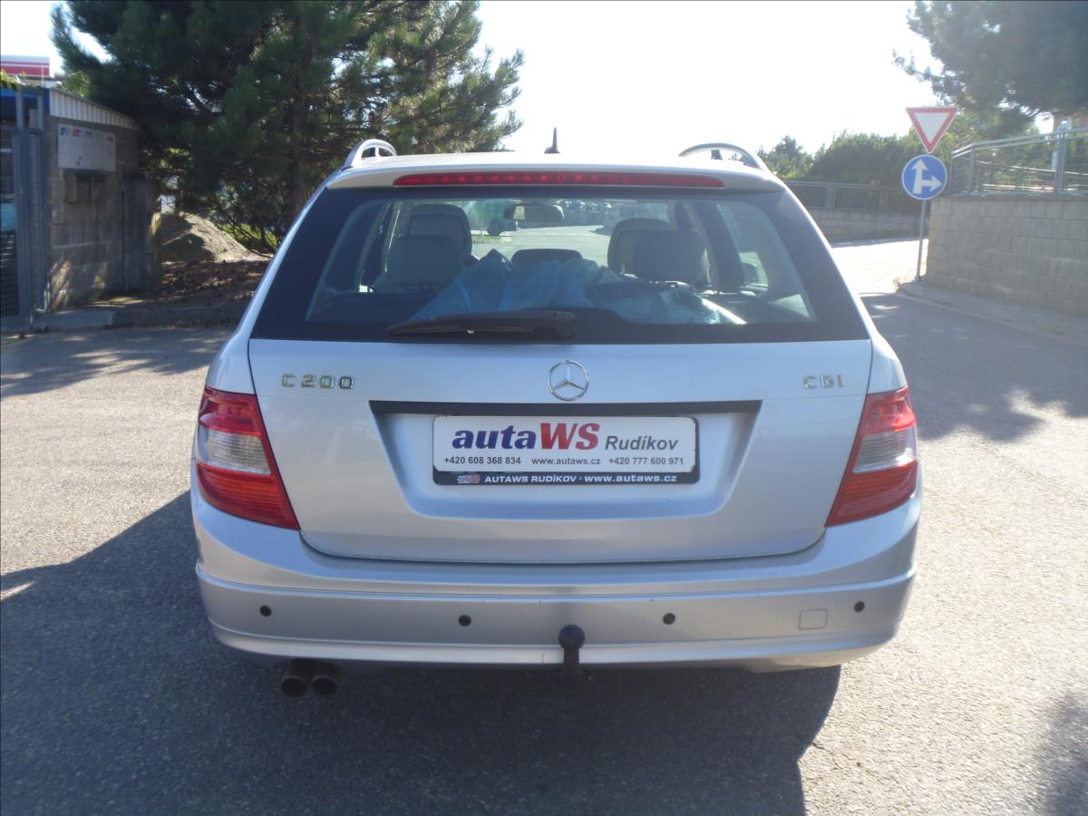 Mercedes-Benz Třídy C Kombi 2,1 l 100 kw