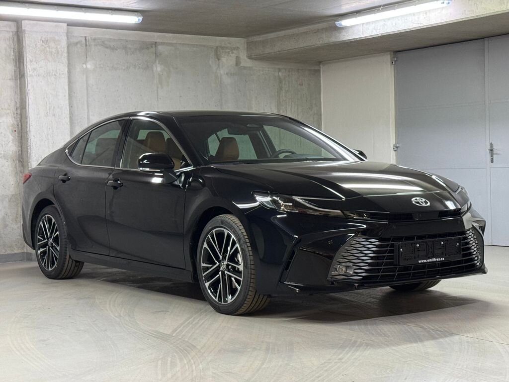 Toyota Camry Sedan / Limuzína 2,5 l 160 kw