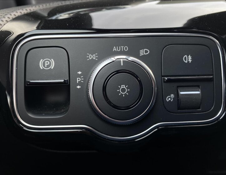 Mercedes-Benz CLA Kupé 1,3 l 118 kw