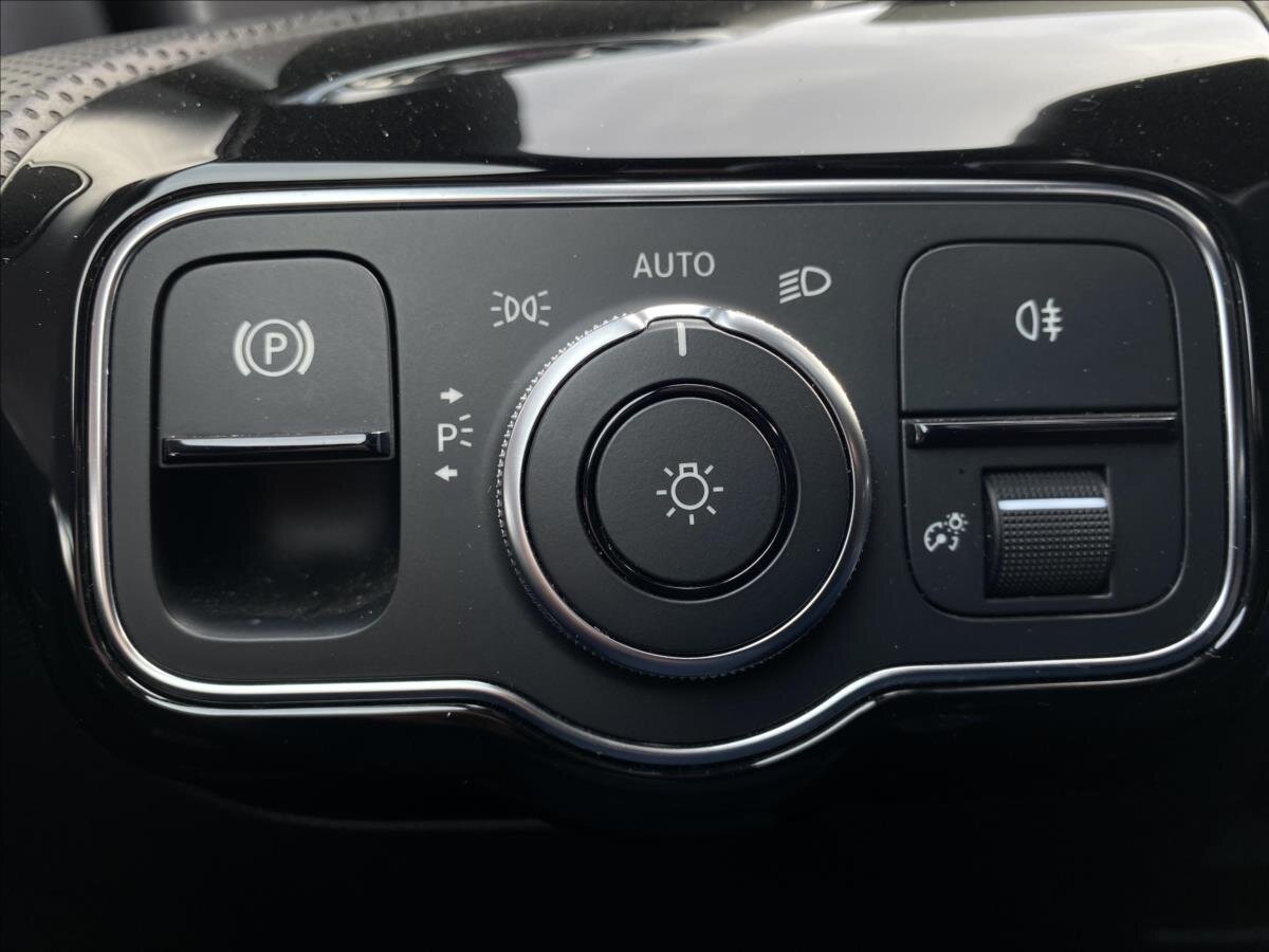 Mercedes-Benz CLA Kupé 1,3 l 118 kw