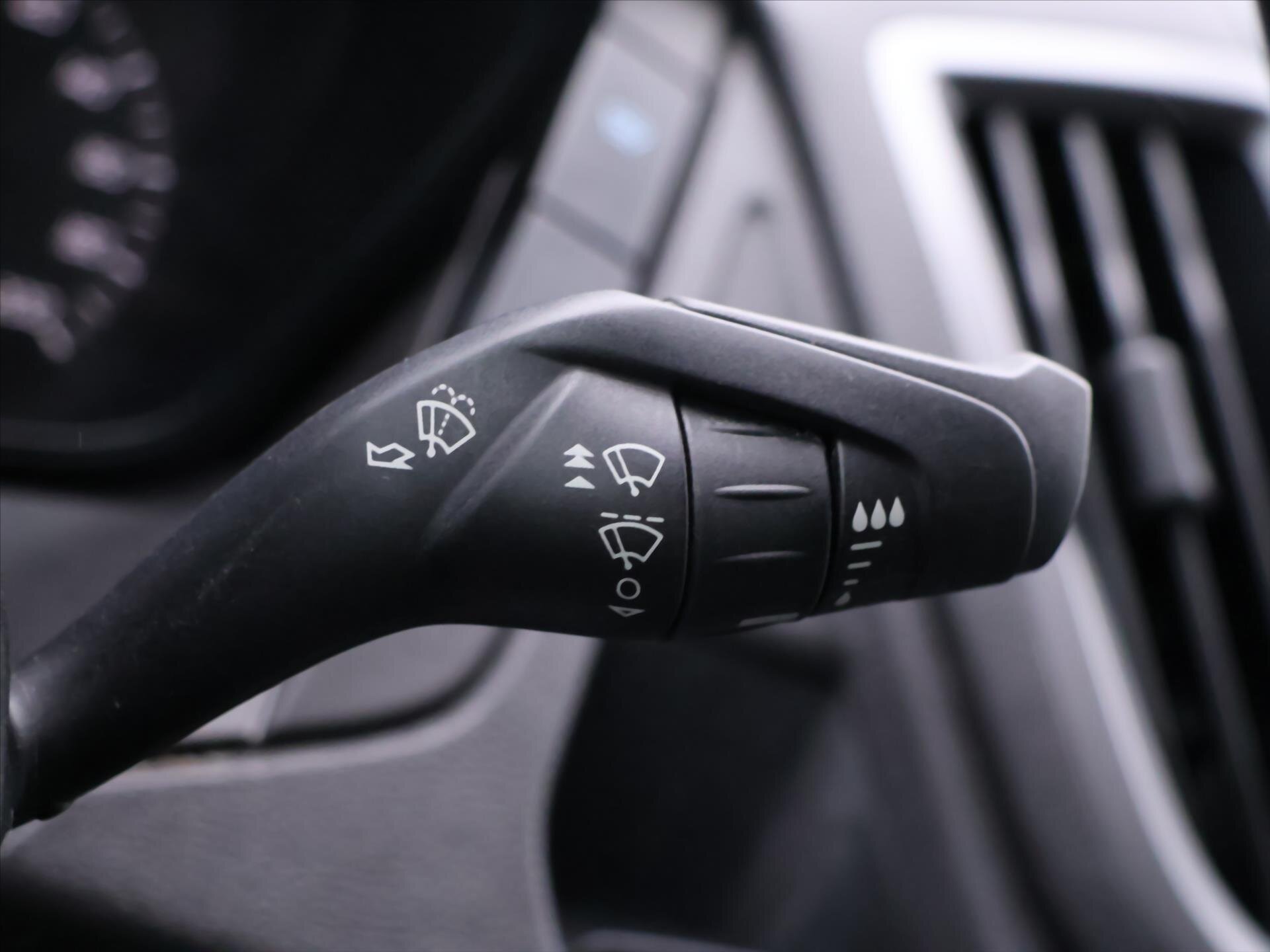 Ford Transit Skříň 2,0 l 125 kw