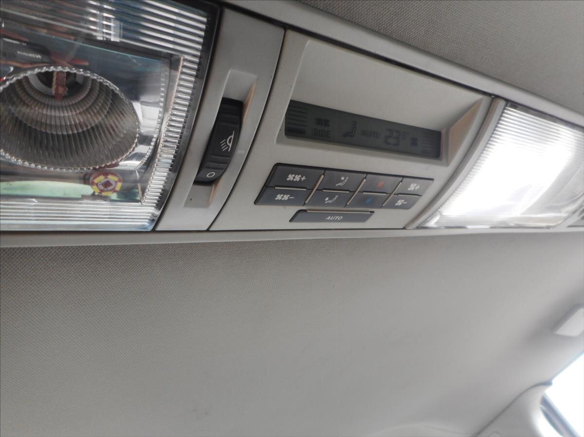Volkswagen Multivan Kombi 2,5 l 128 kw