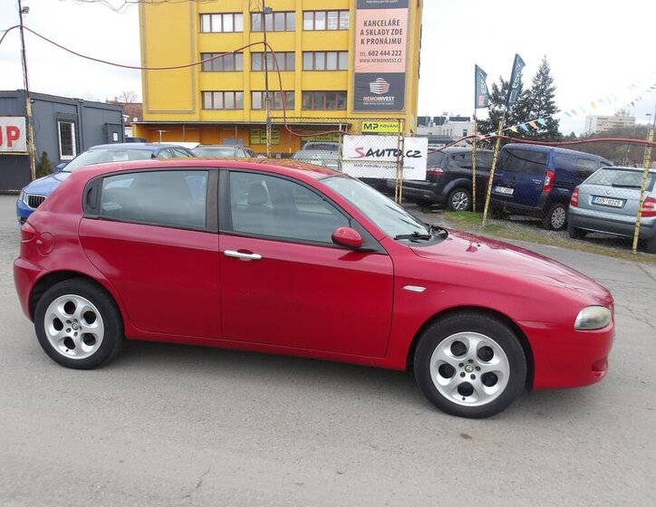 Alfa Romeo 147 Hatchback 1,6 l 77 kw