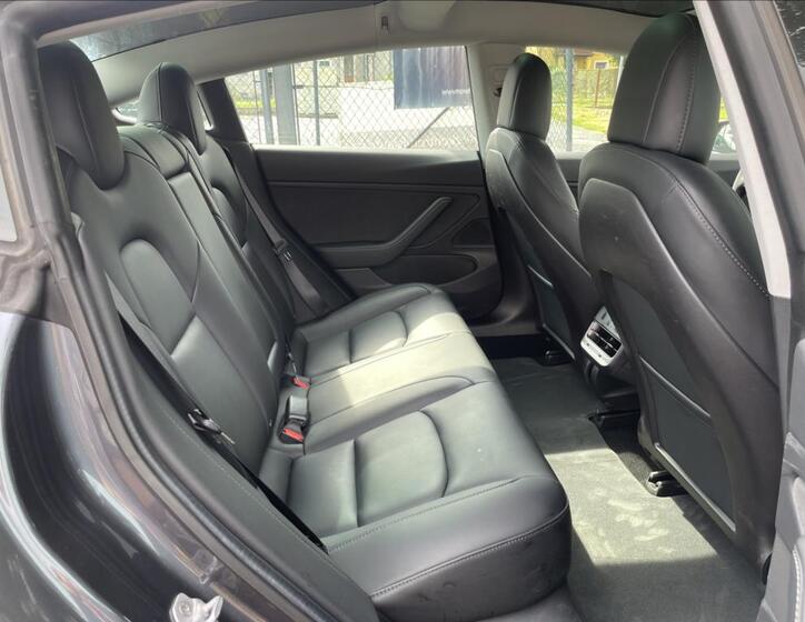 Tesla Model 3 31
