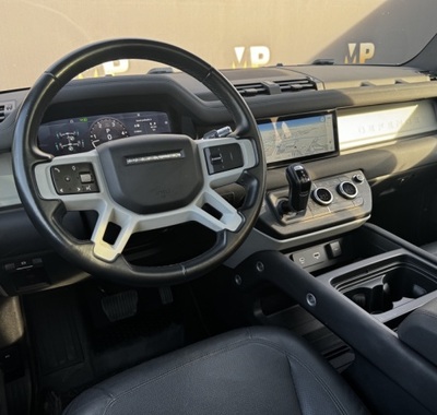 Land Rover Defender 10