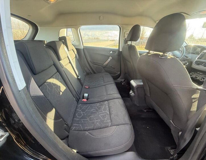 Peugeot 2008 Kombi 1,2 l 60 kw