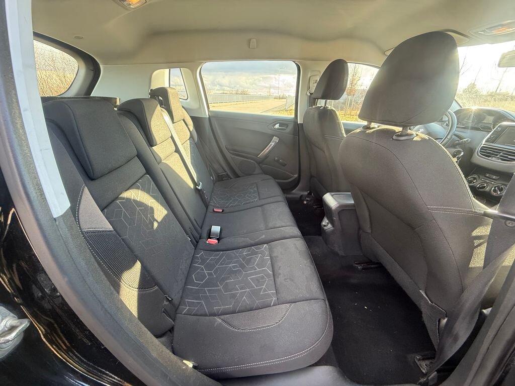 Peugeot 2008 Kombi 1,2 l 60 kw